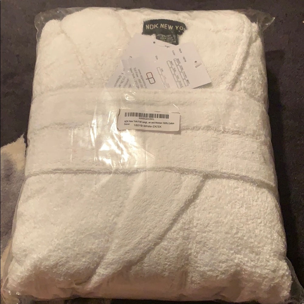 NDK New York bath robe
